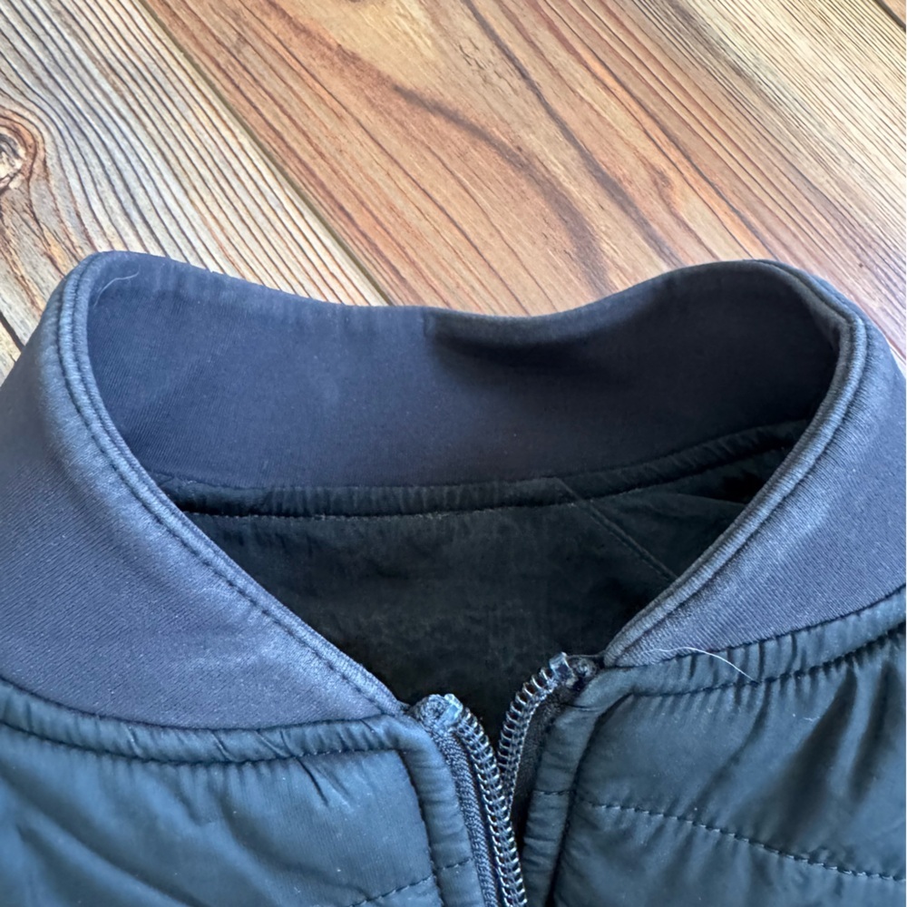 Lululemon, Reversible Bomber Jacket. Size 4 - Picture 2 of 10